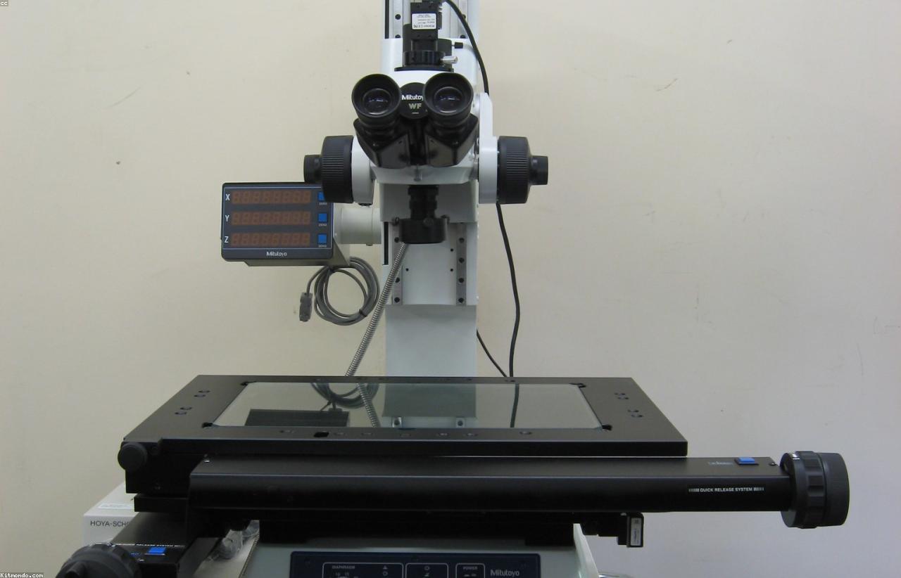 Microscópio clínico de diagnóstico